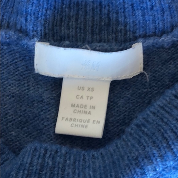 H&M Blue and White Striped Sweater - Picture 4 of 5